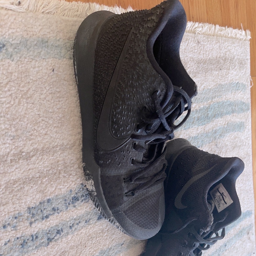 Triple Black Kyrie 3s Almost bran new, worn couple times